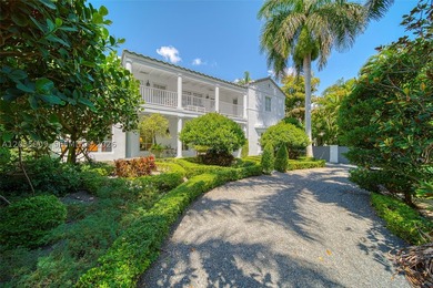 2534 Flamingo Drive offers a rare opportunity to own a classic - photo 4
