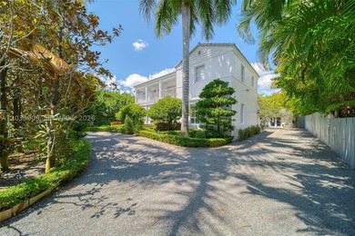 2534 Flamingo Drive offers a rare opportunity to own a classic - photo 5