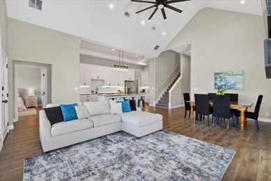 Welcome home to your stunning 3-bedroom, 2-bathroom lakeside - photo 5