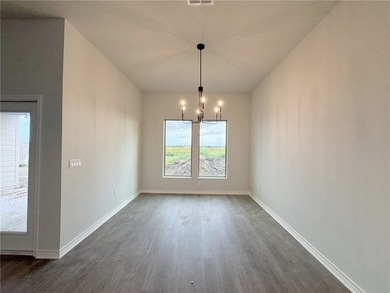 Welcome to this stunning 4-bedroom, 3-bathroom home located in - photo 11