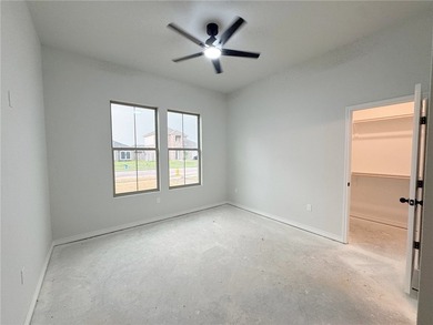 Welcome to this stunning 4-bedroom, 3-bathroom home located in - photo 12