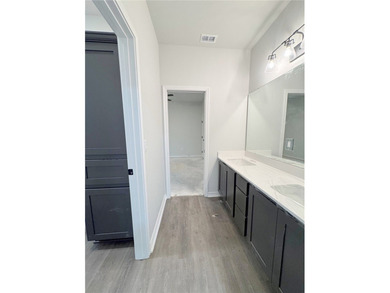 Welcome to this stunning 4-bedroom, 3-bathroom home located in - photo 14
