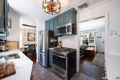 Move right into this beautifully remodeled 2-3 bedroom ranch in - photo 14