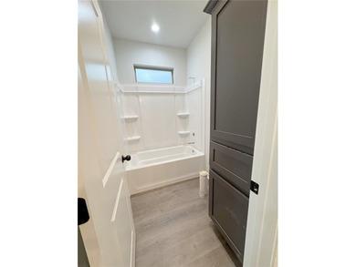Welcome to this stunning 4-bedroom, 3-bathroom home located in - photo 15