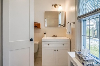 Move right into this beautifully remodeled 2-3 bedroom ranch in - photo 18