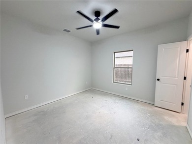 Welcome to this stunning 4-bedroom, 3-bathroom home located in - photo 19