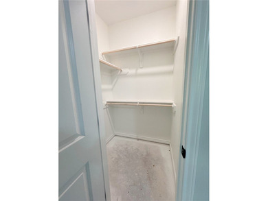 Welcome to this stunning 4-bedroom, 3-bathroom home located in - photo 20