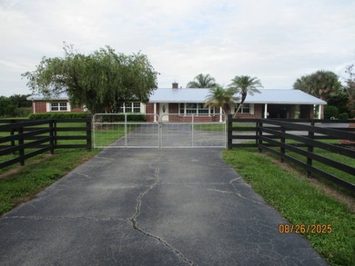 Lake Home For Sale in Okeechobee, Florida