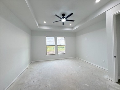 Welcome to this stunning 4-bedroom, 3-bathroom home located in - photo 23
