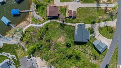 Experience Kentucky Lake waterfront living at its finest. Enjoy - photo 3