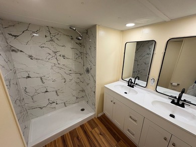 COMPLETLEY REMODELED INSIDE!!! Candlelight Manor offers a - photo 26