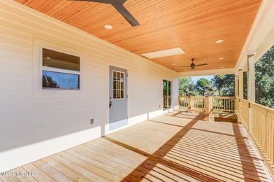 Experience coastal living with this new home that's just a 1/4 - photo 4