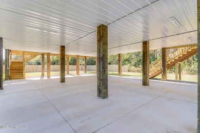 Experience coastal living with this new home that's just a 1/4 - photo 6