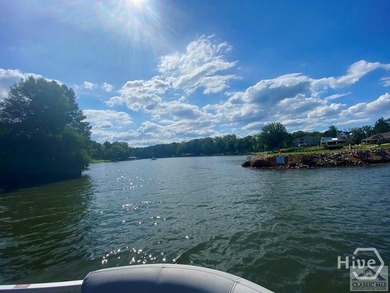 Just 2 miles south of The Ritz Carlton on Lake Oconee in Reese's - photo 2