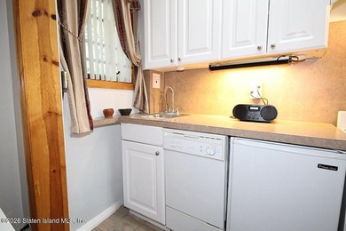 WELCOME TO 135 NORTH DRIVE A HIDDEN GEM LOCATED IN SERENE HILLS - photo 23