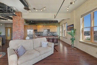 Elevated urban sophistication awaits in the heart of downtown - photo 29