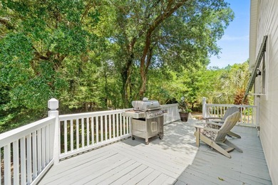Welcome to your own private coastal retreat! This gorgeous 4 Bed - photo 33