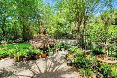 Welcome to your own private coastal retreat! This gorgeous 4 Bed - photo 36
