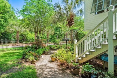 Welcome to your own private coastal retreat! This gorgeous 4 Bed - photo 37
