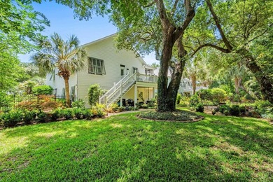Welcome to your own private coastal retreat! This gorgeous 4 Bed - photo 41