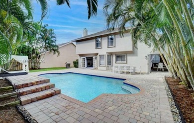 Beautiful renovated five bedroom with private gated community - photo 3