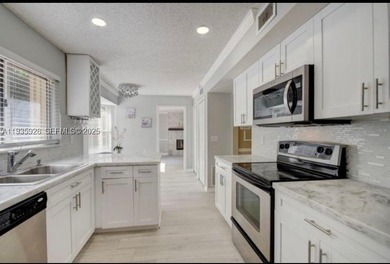 Beautiful renovated five bedroom with private gated community - photo 8
