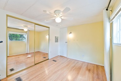 Welcome to this charming 2-bedroom, 2-bathroom mobile home - photo 11