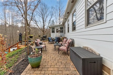 ESCAPE TO YOUR NORTH GEORGIA PARADISE! Calling all horse lovers