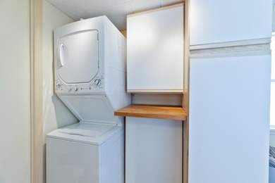 Welcome to this charming 2-bedroom, 2-bathroom mobile home - photo 16