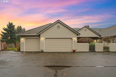 Lake Townhome/Townhouse For Sale in Vancouver, Washington