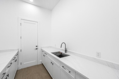 Introducing 1124 Thompson Road! A striking 2026 new construction - photo 22