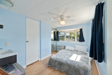 Welcome to this charming 2-bedroom, 2-bathroom mobile home - photo 25