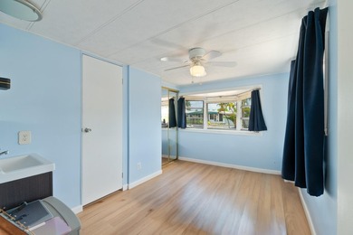 Welcome to this charming 2-bedroom, 2-bathroom mobile home - photo 26