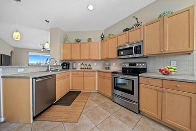 Welcome to this well-kept Georgian model home in the gated - photo 11