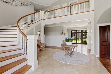 Perched above Ipswich Bay on a gentle rise in coveted Norwood - photo 3