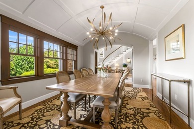 Perched above Ipswich Bay on a gentle rise in coveted Norwood - photo 6