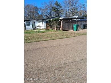 Lake Dockery Home For Sale in Byram Mississippi