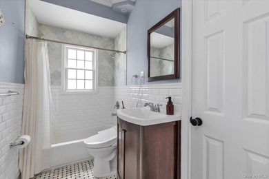 Welcome to this beautiful beachside Colonial located in the - photo 13