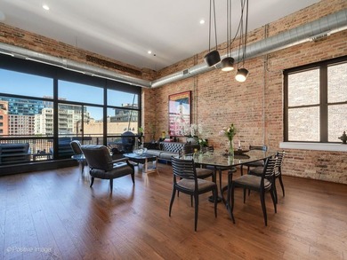 SOARING CEILINGS. EXPOSED BRICK. TRUE WEST LOOP PENTHOUSE LIVING - photo 13