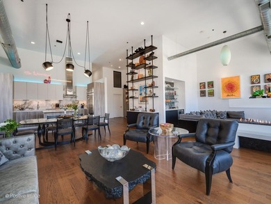 SOARING CEILINGS. EXPOSED BRICK. TRUE WEST LOOP PENTHOUSE LIVING - photo 14