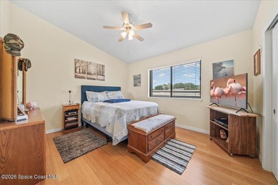 Beautiful 2 Bedroom, 2 and half Bathrooms Townhome with a one - photo 16