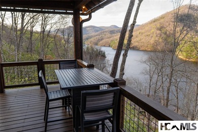 Picture perfect best describes this beautifully appointed, fully - photo 19
