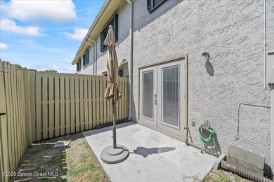 Beautiful 2 Bedroom, 2 and half Bathrooms Townhome with a one - photo 21
