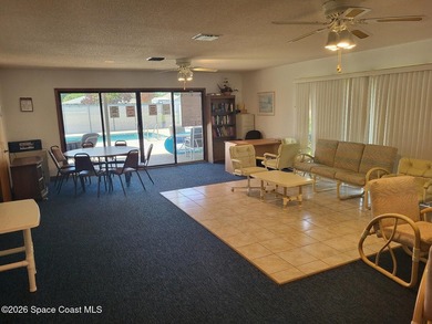 Beautiful 2 Bedroom, 2 and half Bathrooms Townhome with a one - photo 24