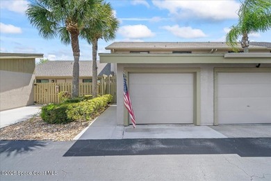 Beautiful 2 Bedroom, 2 and half Bathrooms Townhome with a one - photo 32