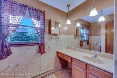 Enjoy comfortable living in this 3-bedroom, 1-bath bi-level home - photo 33