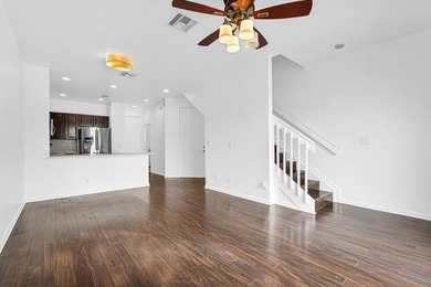 FHA AND VA Approved Lakefront townhouse with peaceful water - photo 6