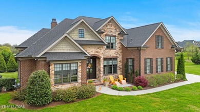 MULTI-GENERATIONAL LIVING AT ITS FINEST! Looking for custom home - photo 3