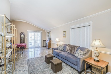 Beautiful extra-large single-family semi that offers the space - photo 14