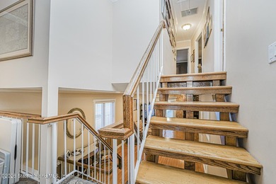 Beautiful extra-large single-family semi that offers the space - photo 16